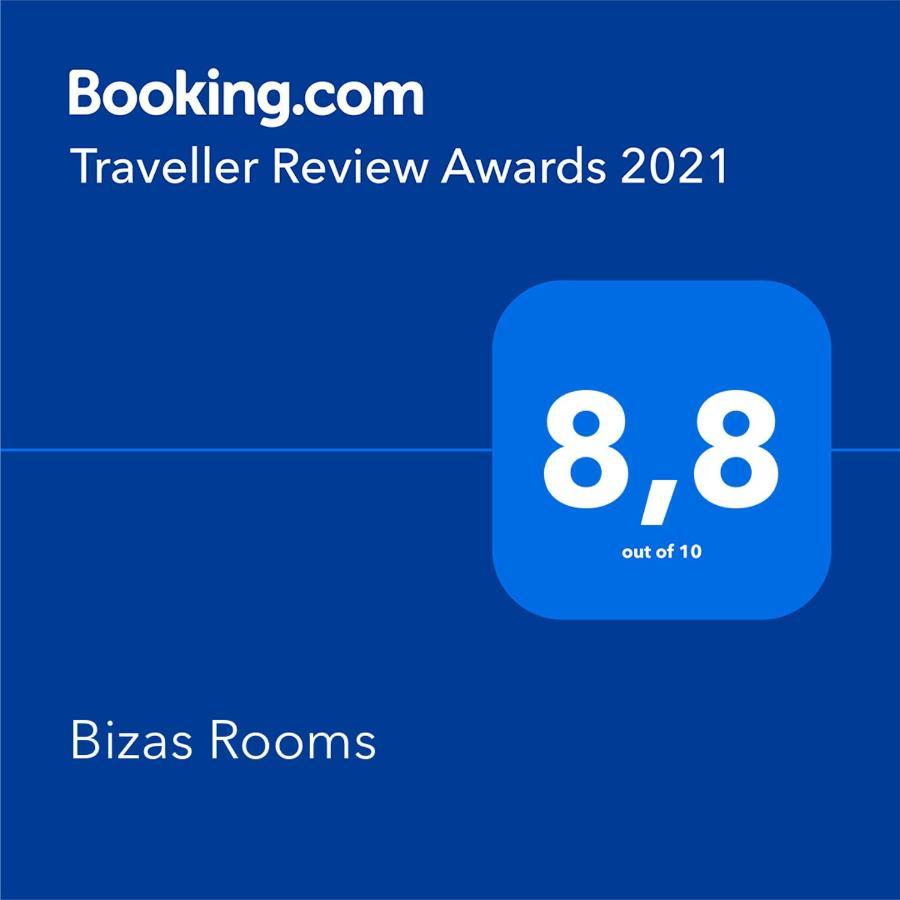 Bizas Rooms & Studios Parikia  Bagian luar foto