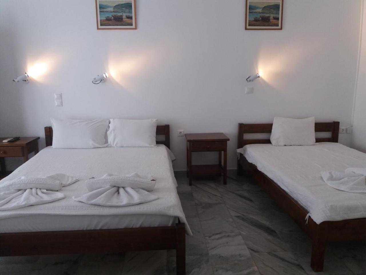 Bizas Rooms & Studios Parikia  Bagian luar foto